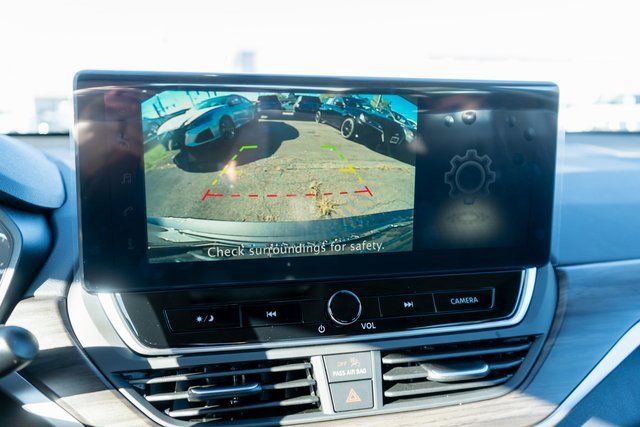 New 2025 Nissan Altima 2.5 SV image 18