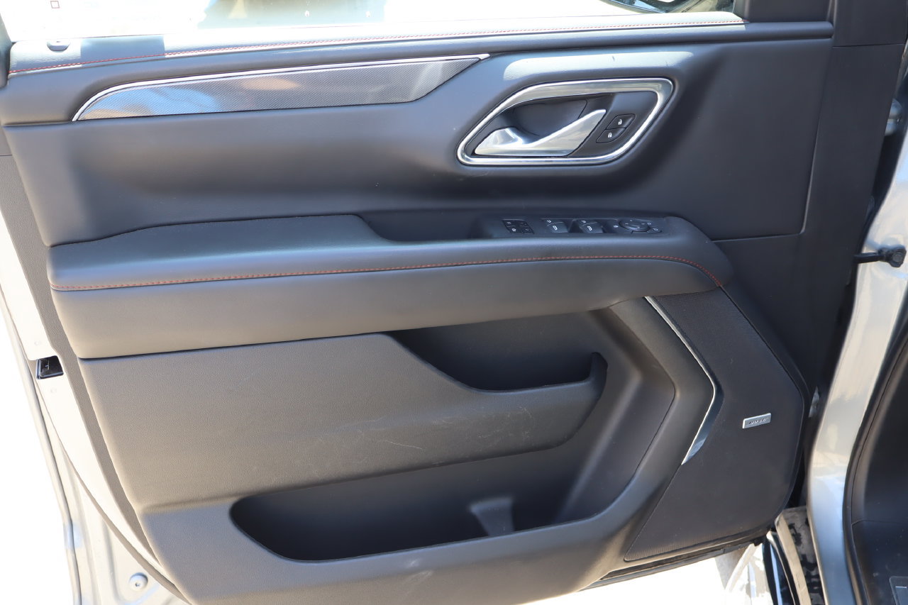 Used 2024 Chevrolet Suburban RST RWD image 21