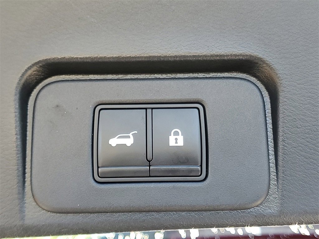 Certified 2021 Nissan Rogue SV w/ Premium Package image 10