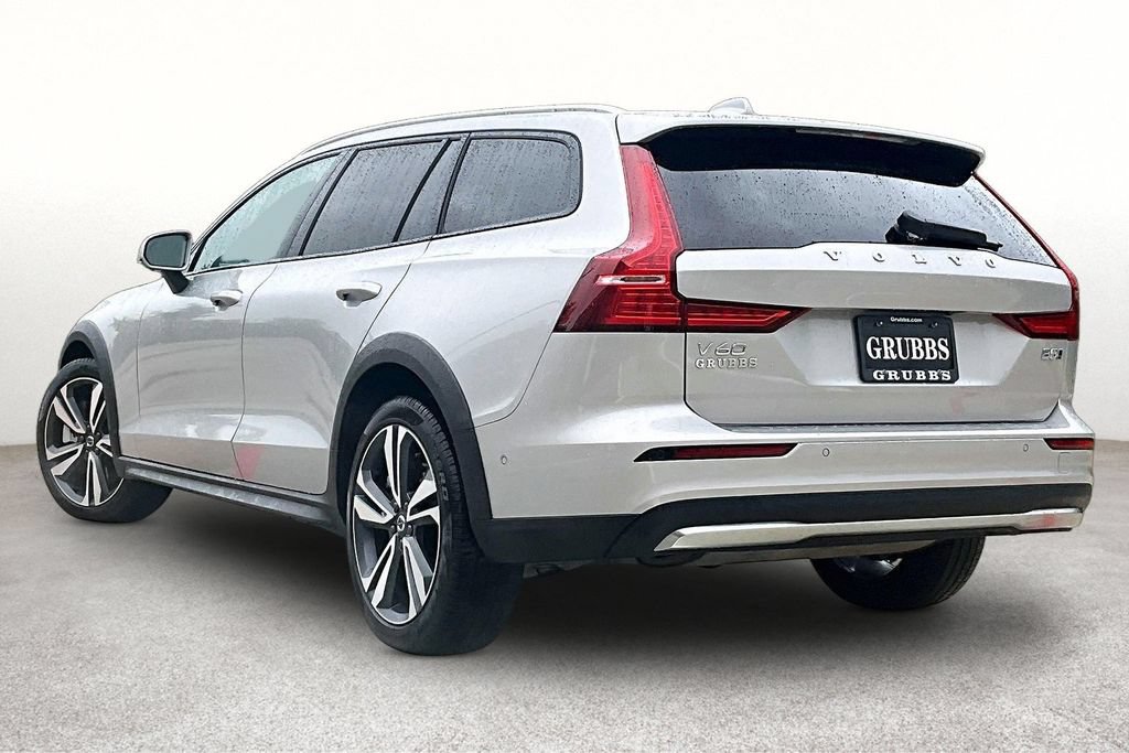Certified 2025 Volvo V60 B5 Cross Country Plus AWD/4WD image 16