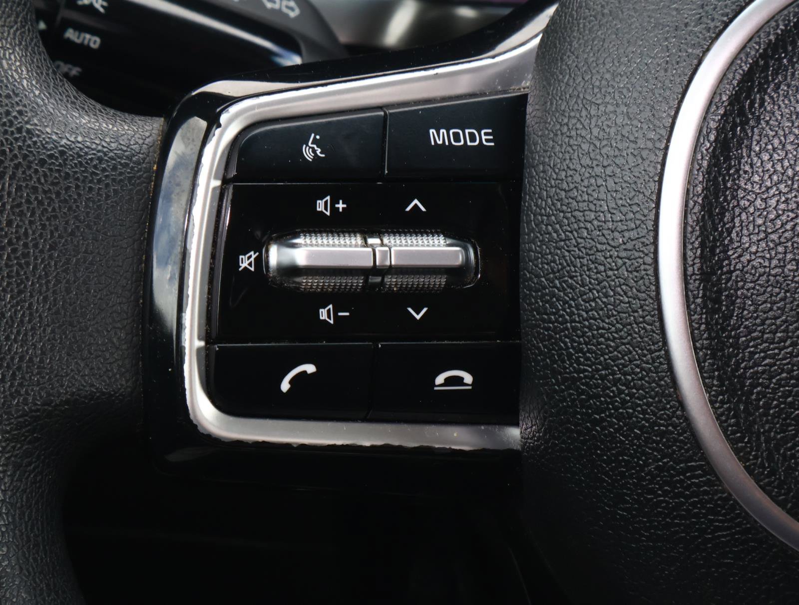 Used 2022 Kia Sorento LX image 23