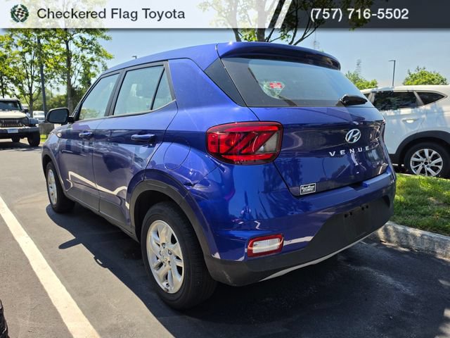 Used 2023 Hyundai Venue SE w/ Cargo Package FWD image 4