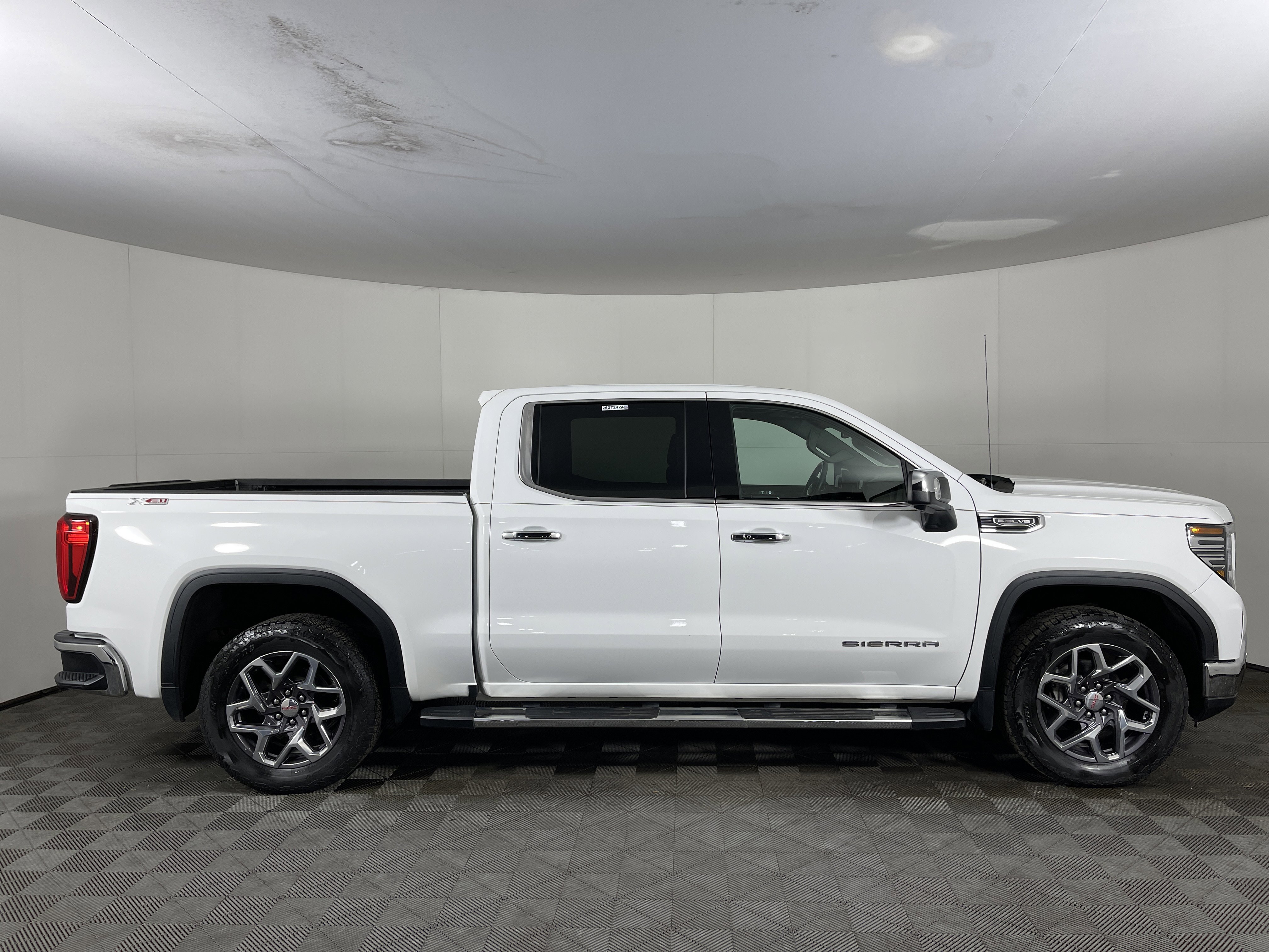 Used 2022 GMC Sierra 1500 SLT w/ SLT Premium Plus Package image 5