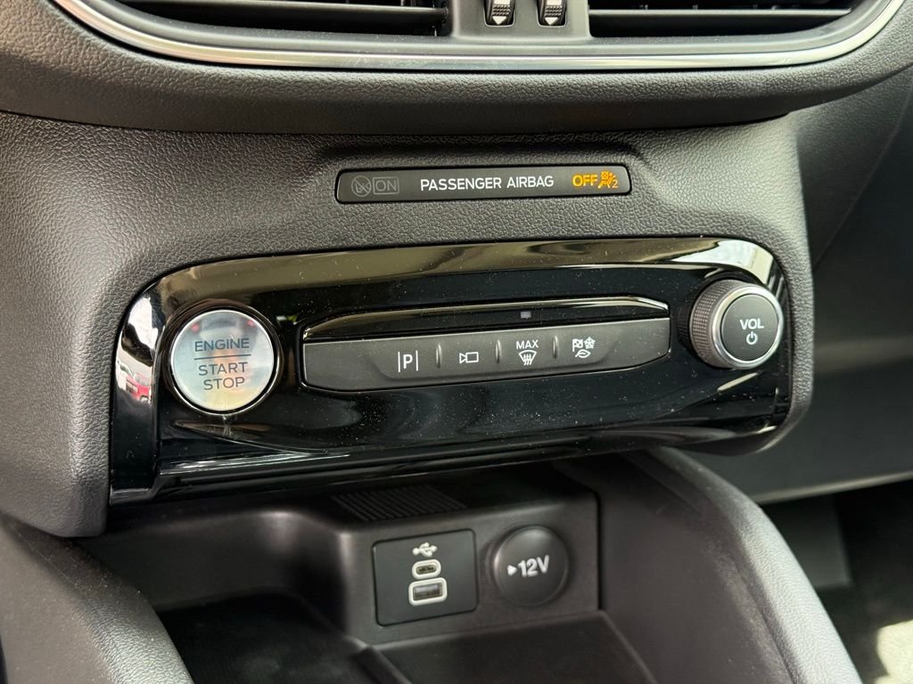 New 2024 Ford Escape SE w/ PHEV Premium Package FWD image 9