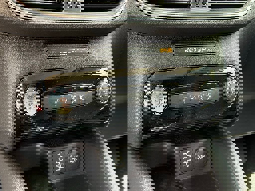 New 2024 Ford Escape SE w/ PHEV Premium Package image 9