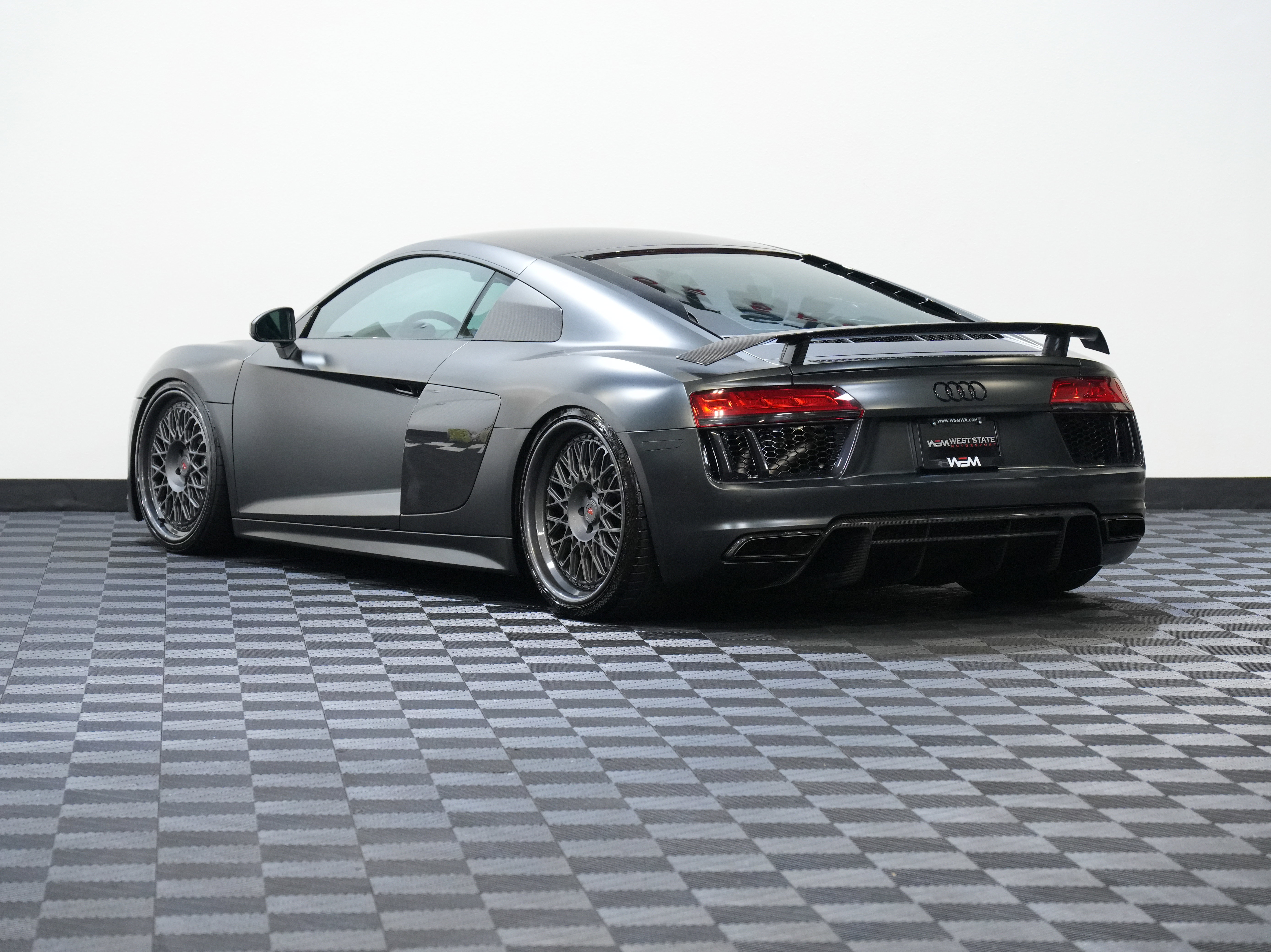 Used 2017 Audi R8 V10 plus image 8