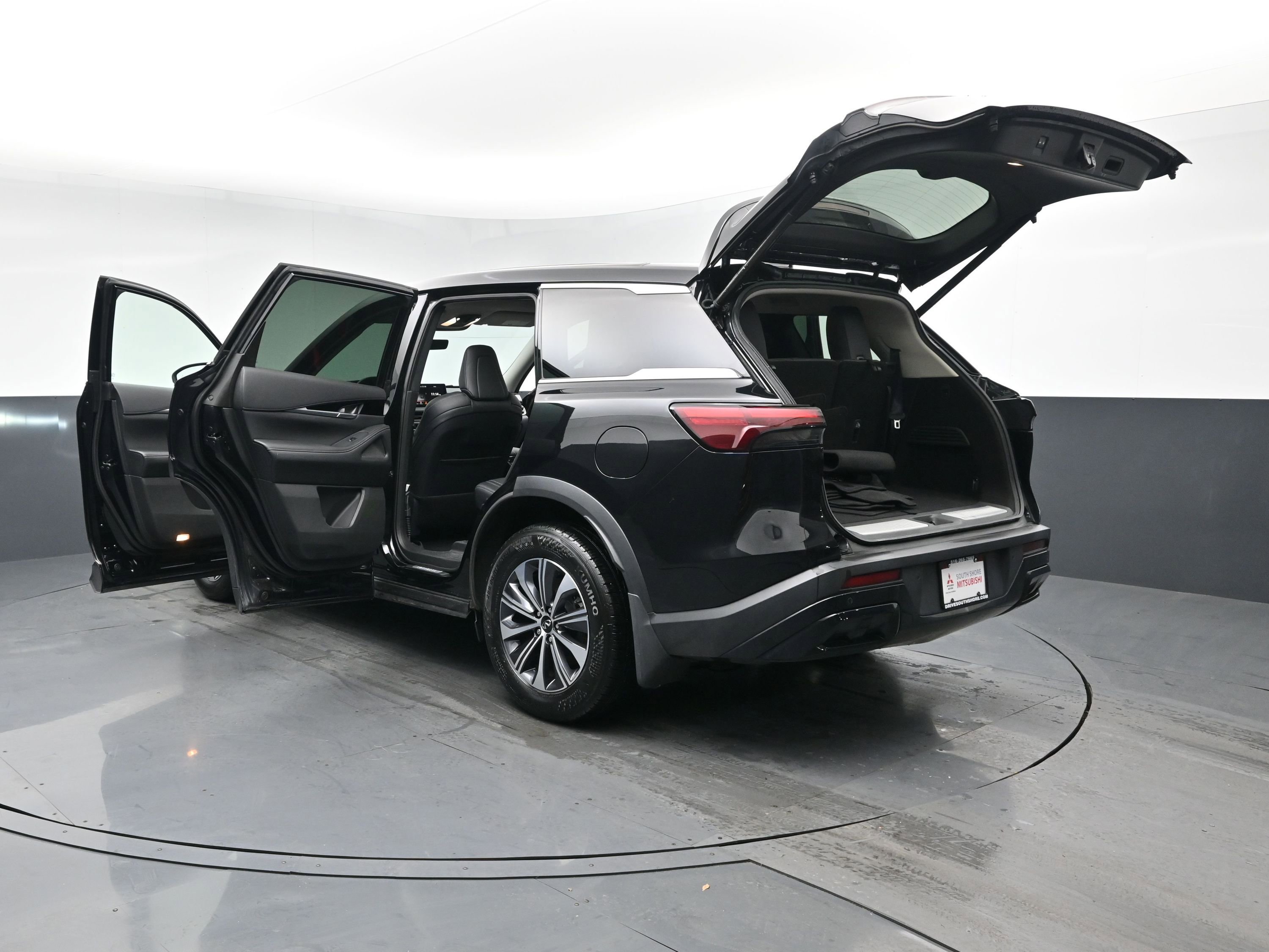 Used 2023 INFINITI QX60 Pure image 30