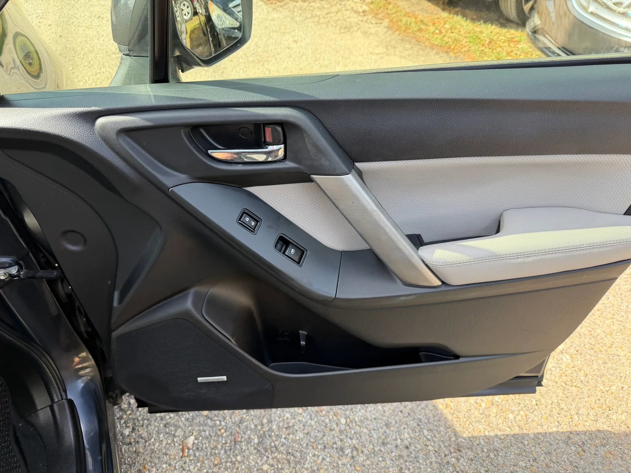 Used 2014 Subaru Forester 2.5i Touring image 9