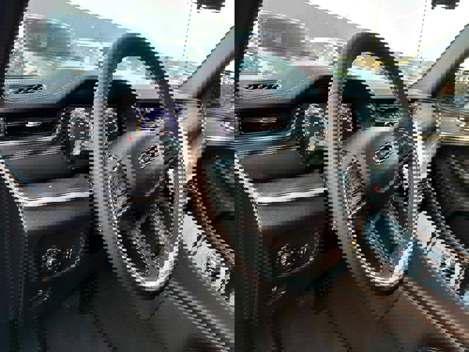 Used 2024 Jeep Grand Cherokee Limited w/ Luxury Tech Group II image 17