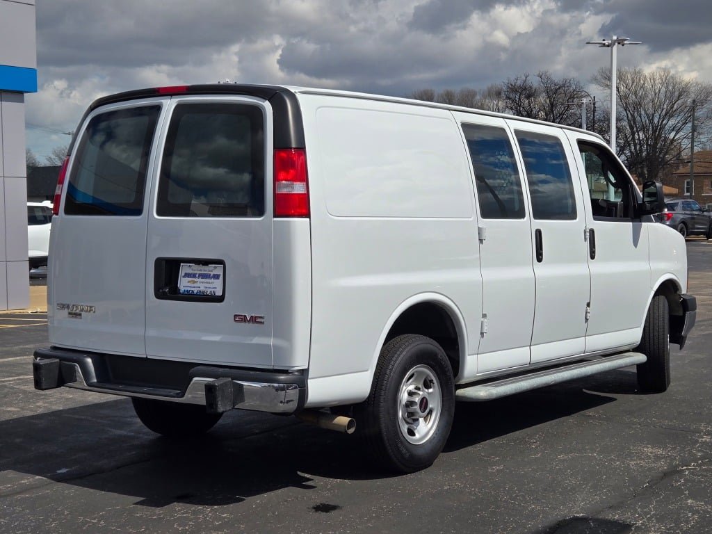 Used 2024 GMC Savana 2500 w/ Driver Convenience Package image 10