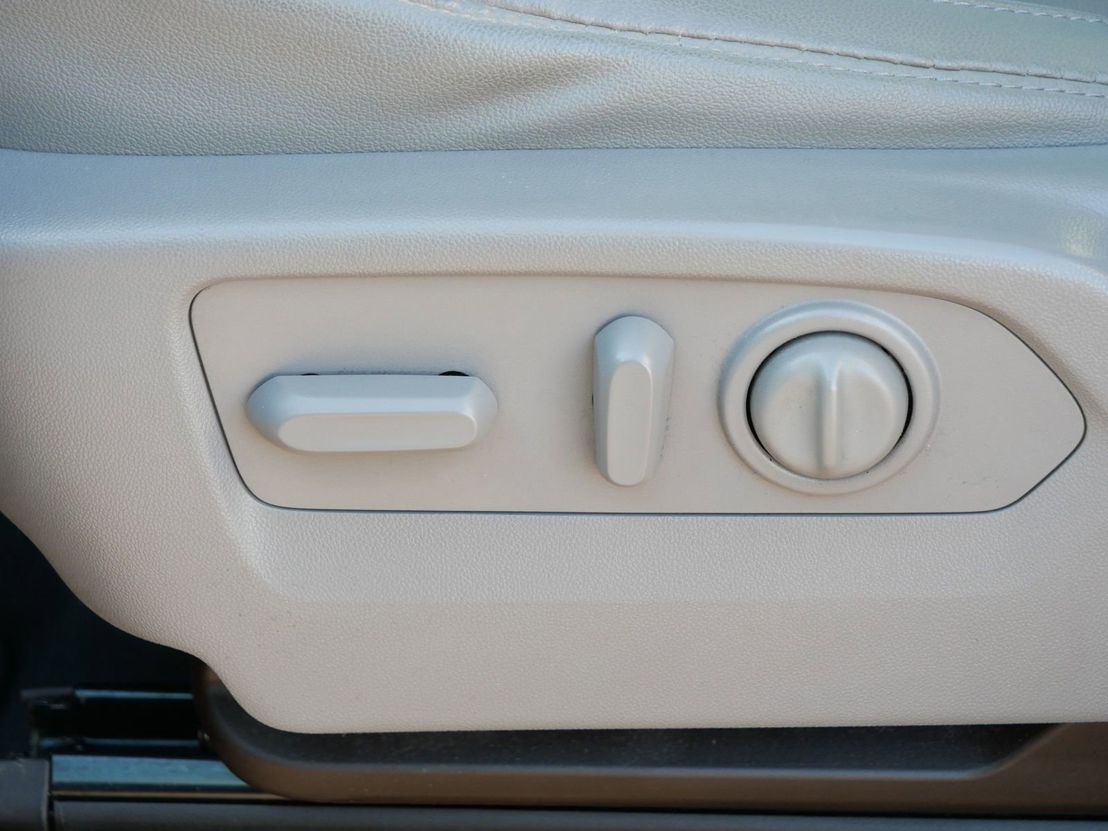 Used 2021 Chevrolet Silverado 1500 LTZ w/ LTZ Premium Package image 16