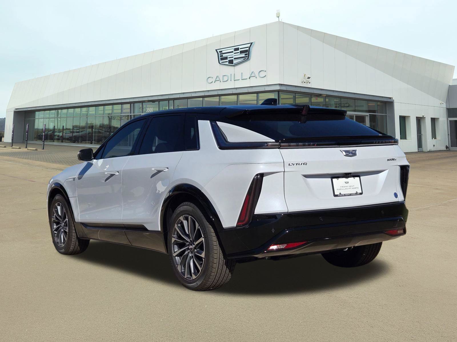 New 2026 Cadillac Lyriq Premium Luxury w/ LPO, Floor Liner Package AWD/4WD image 4