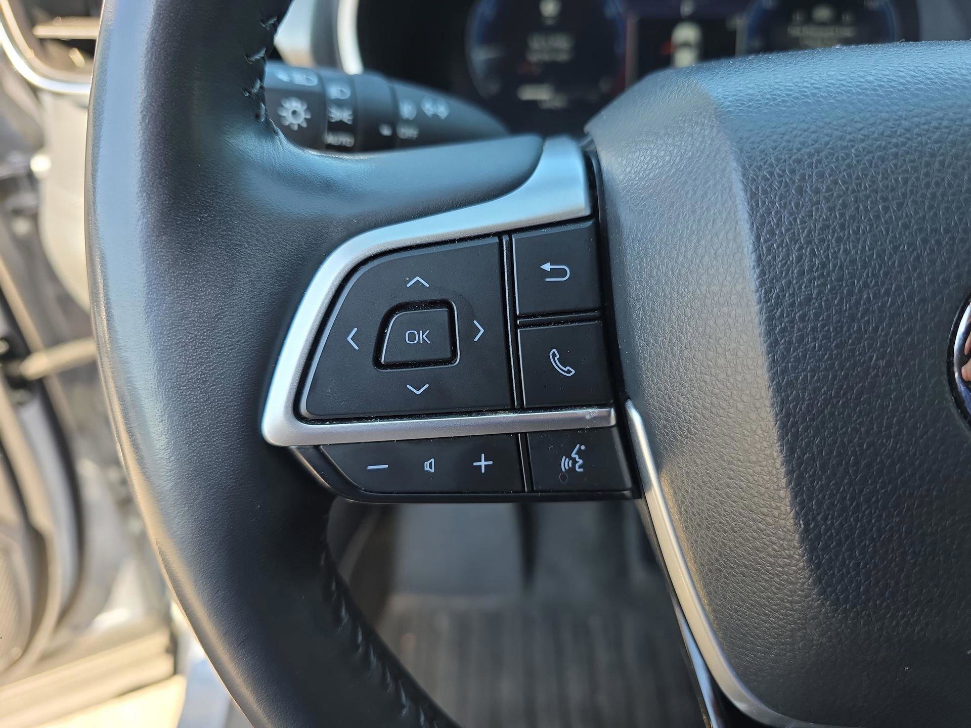 Used 2023 Toyota Highlander Platinum image 25