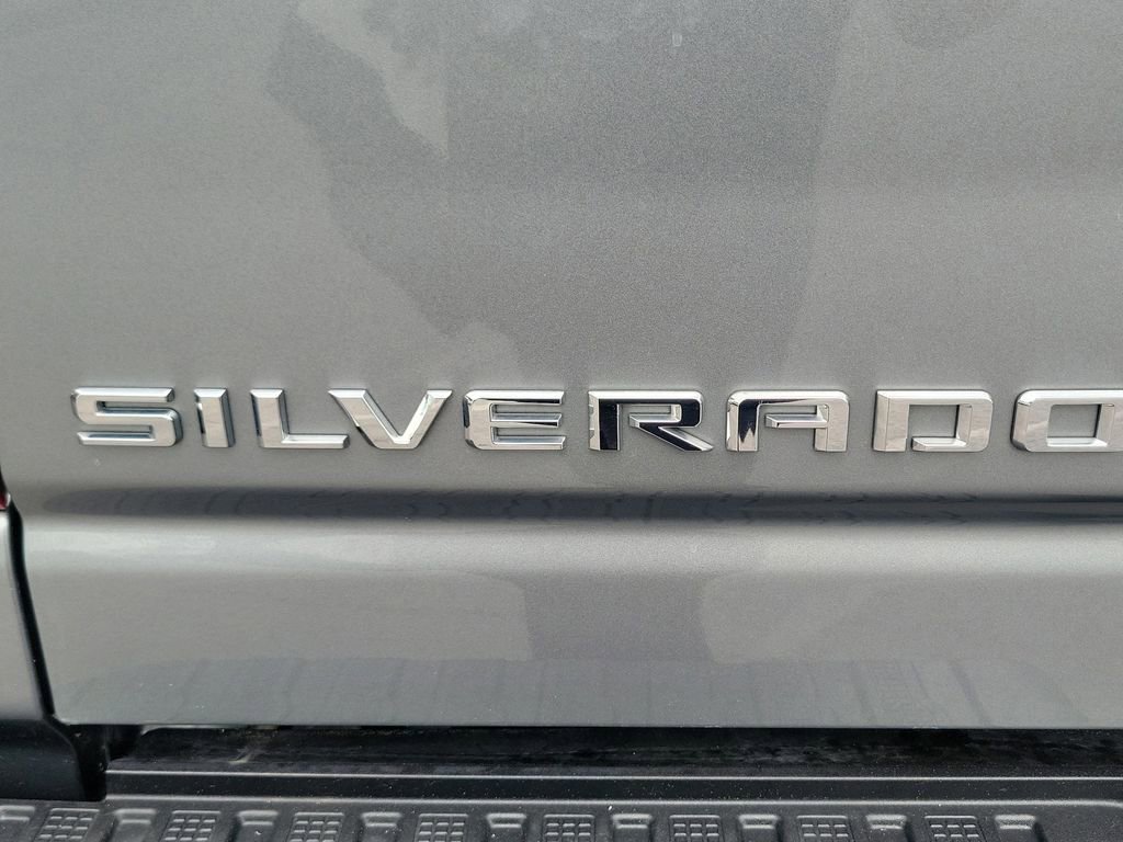 Used 2025 Chevrolet Silverado 2500 Custom w/ Custom Value Package AWD/4WD image 12