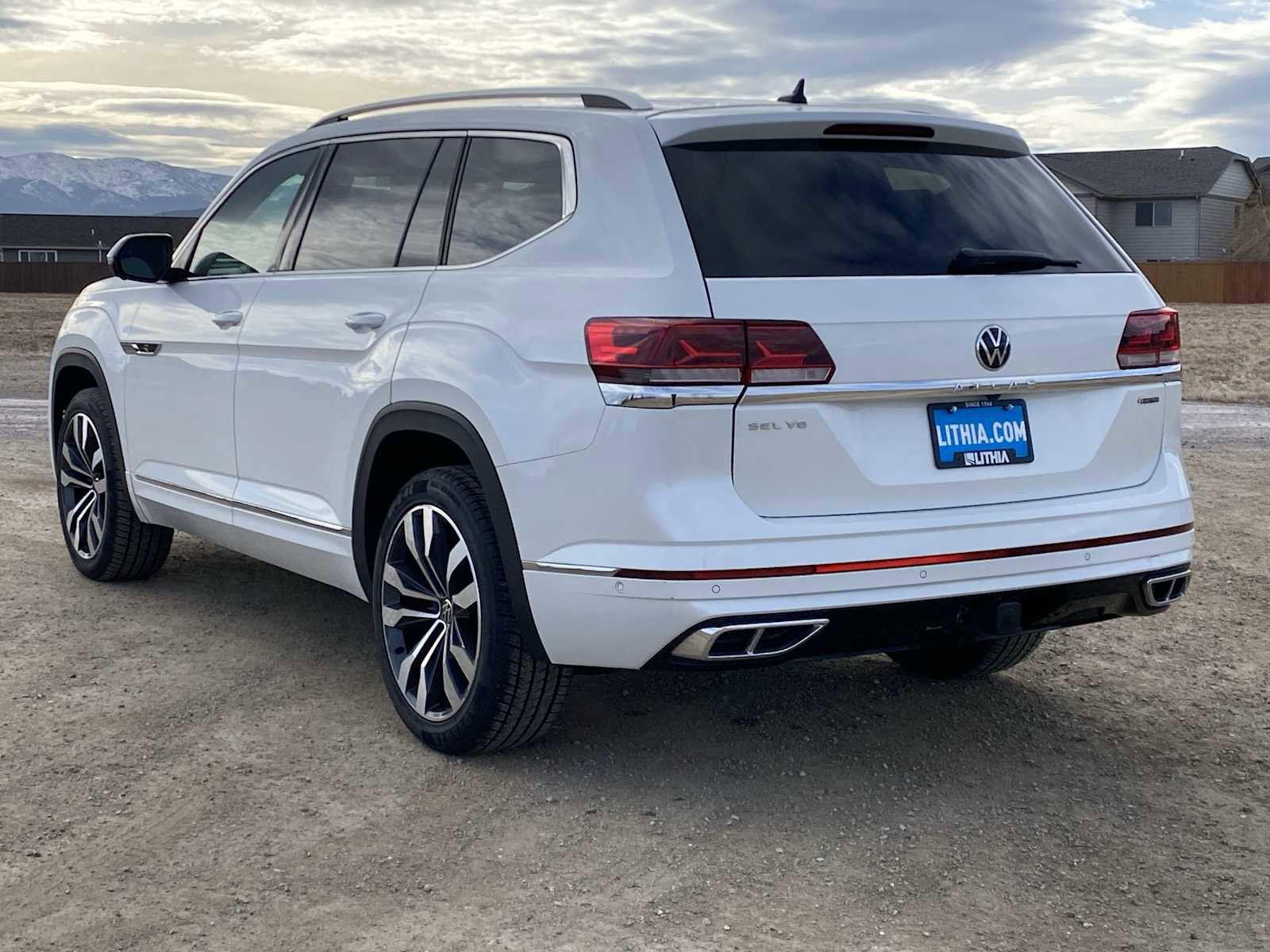 Used 2023 Volkswagen Atlas SEL Premium image 12