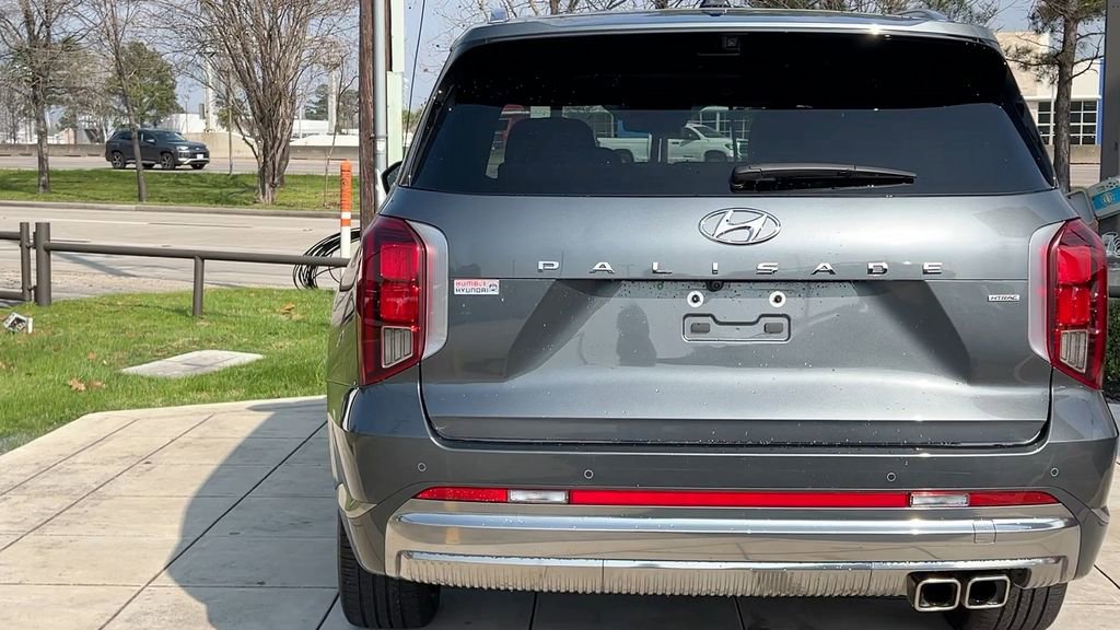 Used 2024 Hyundai Palisade Calligraphy image 18