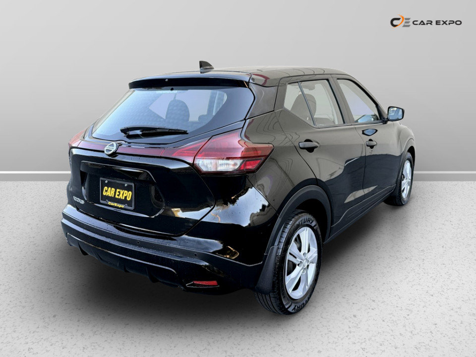 Used 2021 Nissan Kicks S image 6