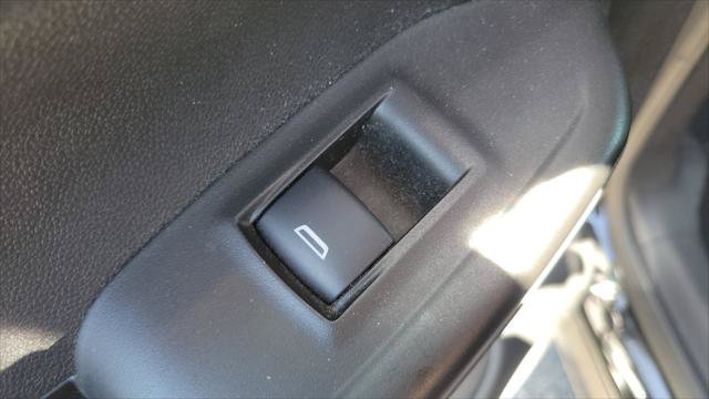 Used 2021 Chevrolet TrailBlazer LS w/ LPO, Blackout Package FWD image 14