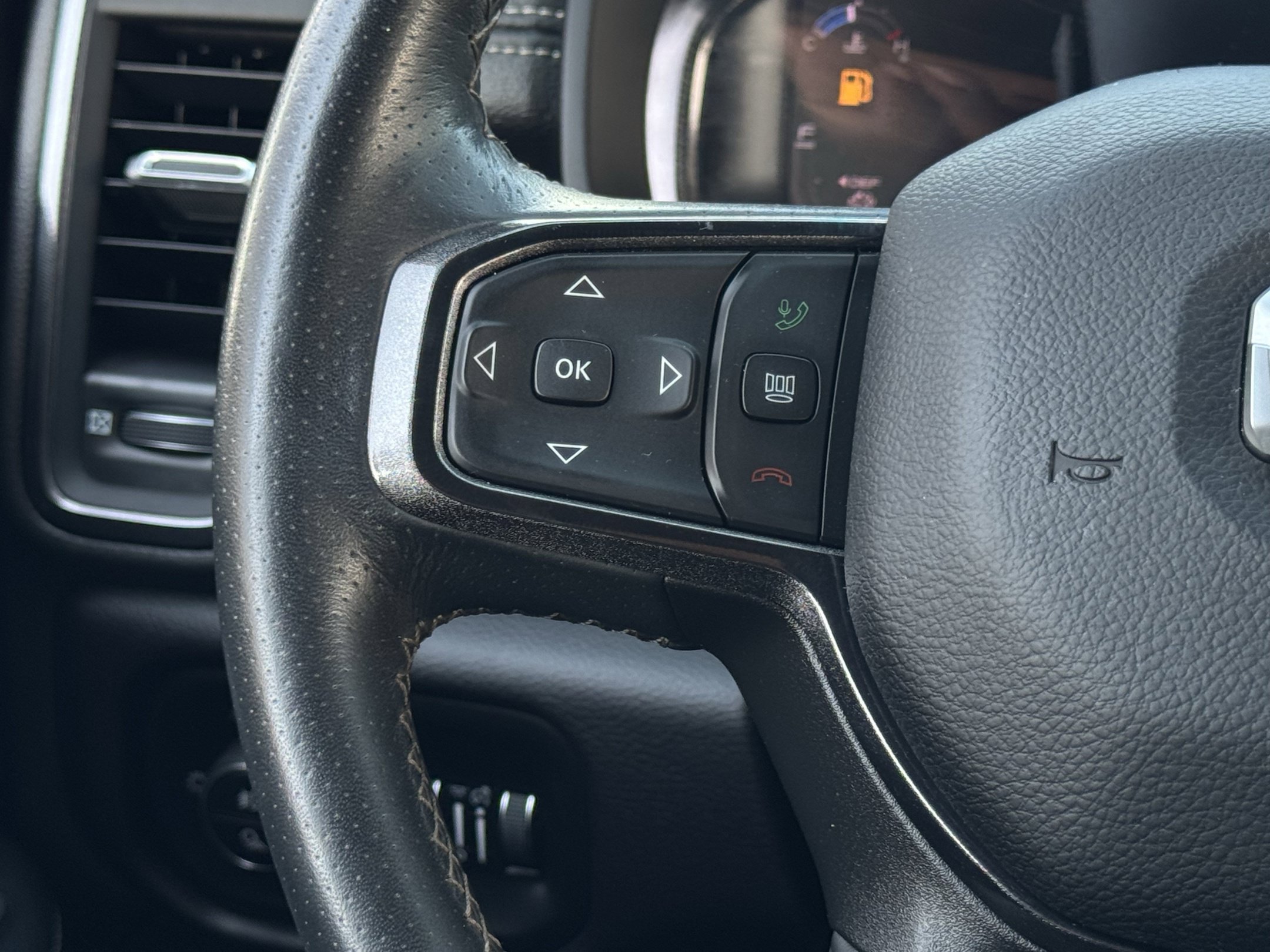 Used 2024 RAM 2500 Rebel AWD/4WD image 15