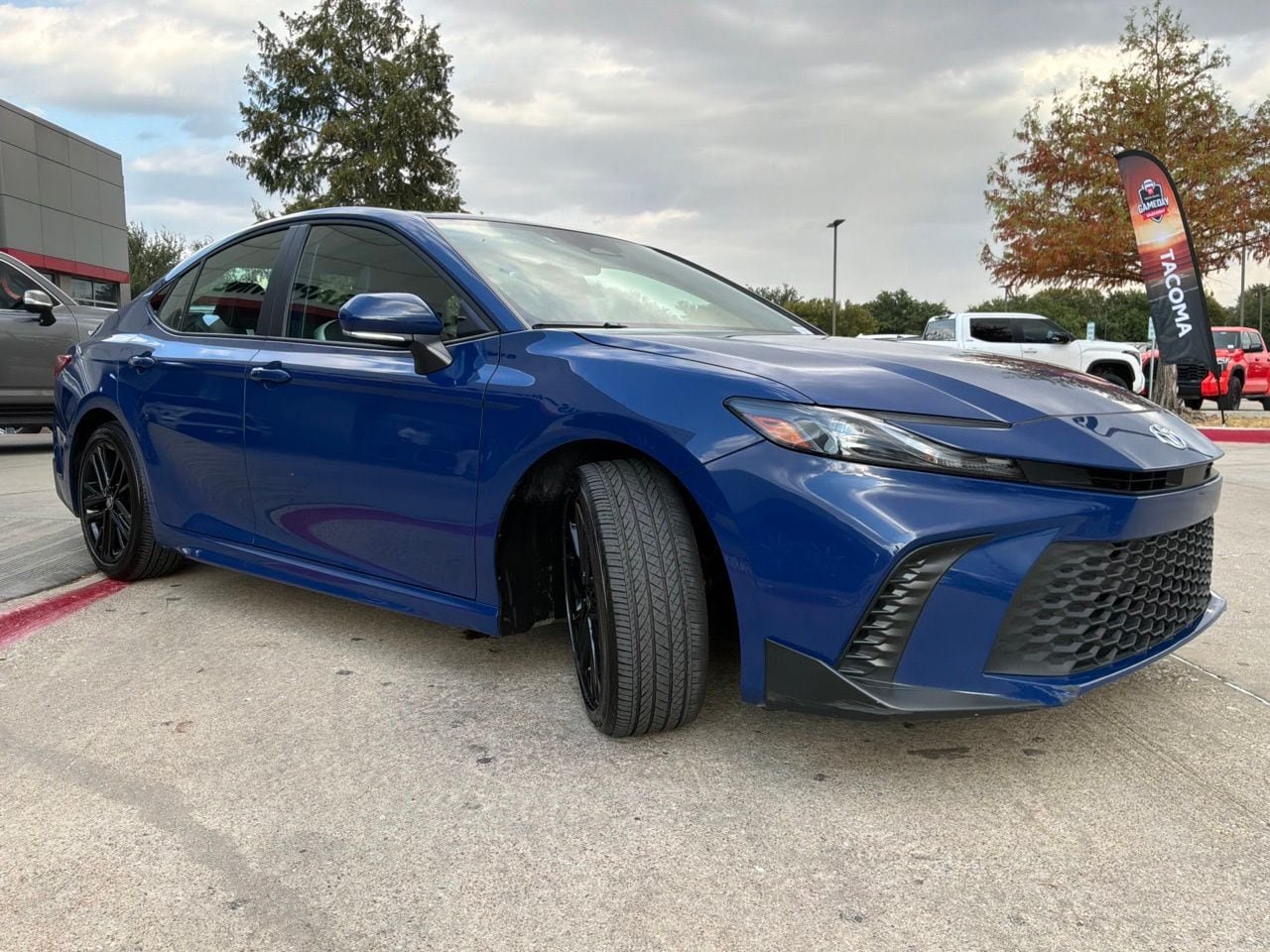 Used 2026 Toyota Camry SE FWD image 4