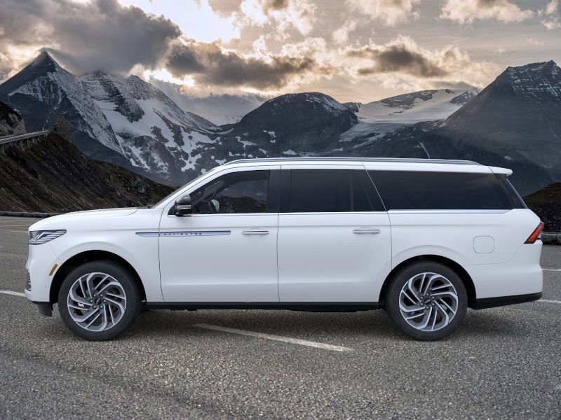 New 2025 Lincoln Navigator L Reserve image 3