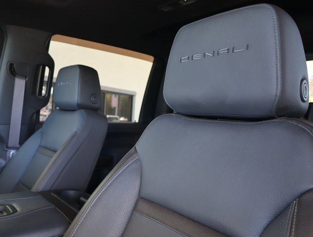 Used 2021 GMC Sierra 2500 Denali w/ Denali Ultimate Package image 16
