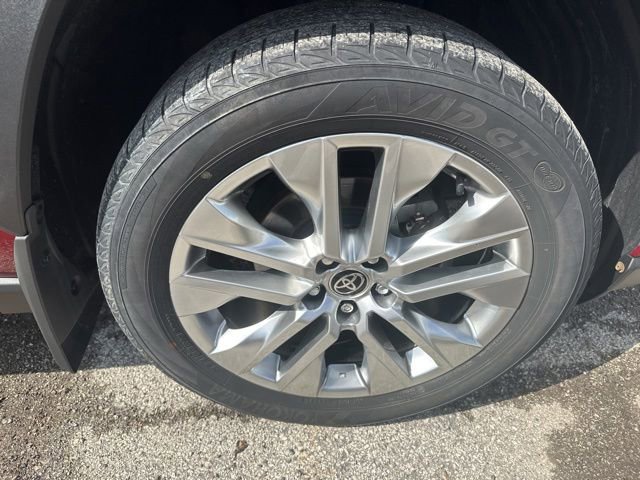 Used 2020 Toyota RAV4 Limited AWD/4WD image 13
