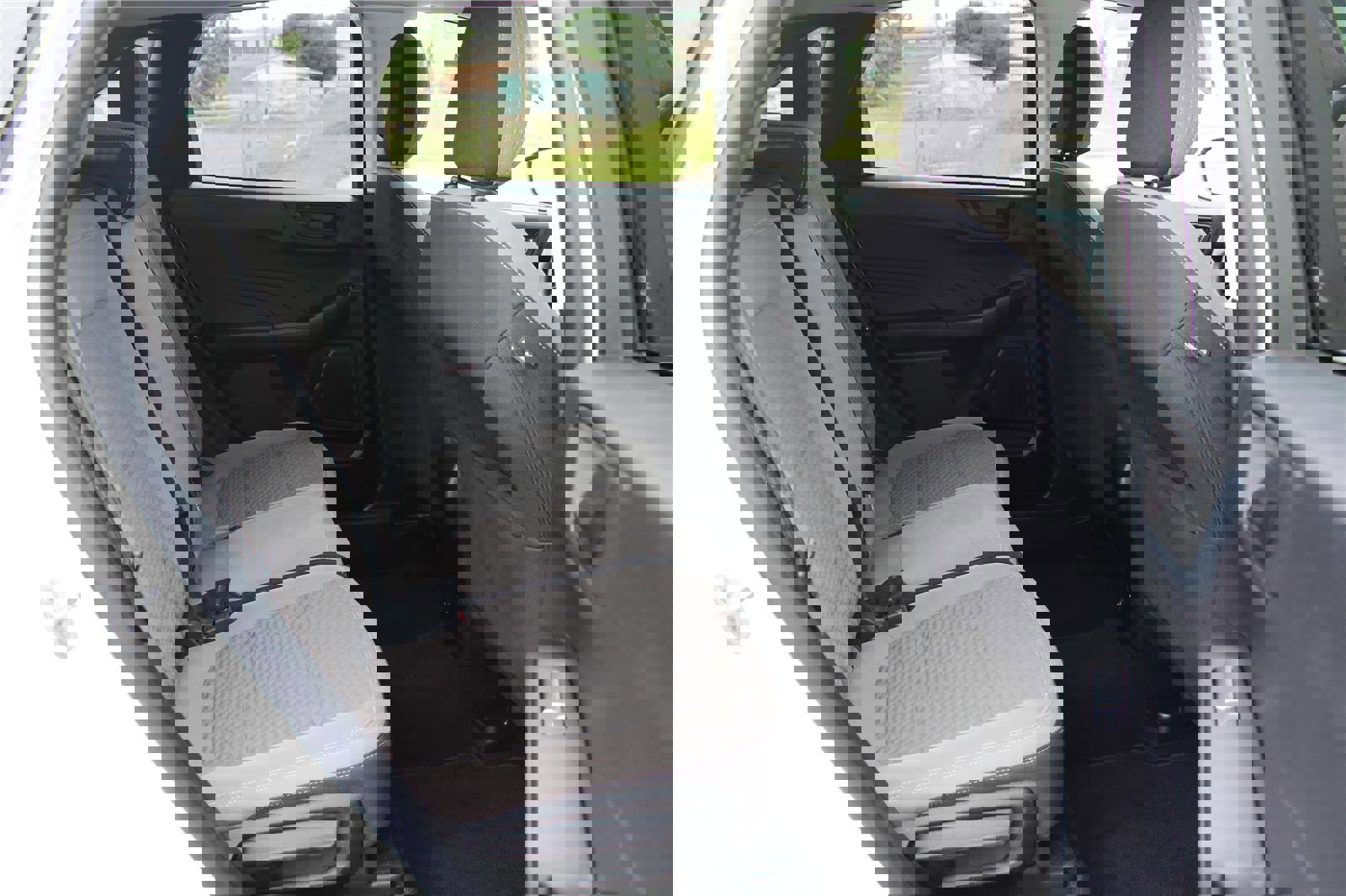 Used 2022 Ford Escape SE image 40