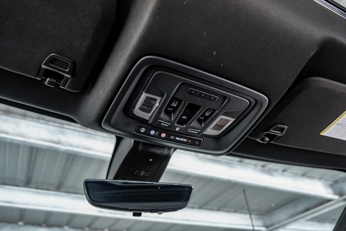 Used 2021 Chevrolet Silverado 3500 High Country image 24