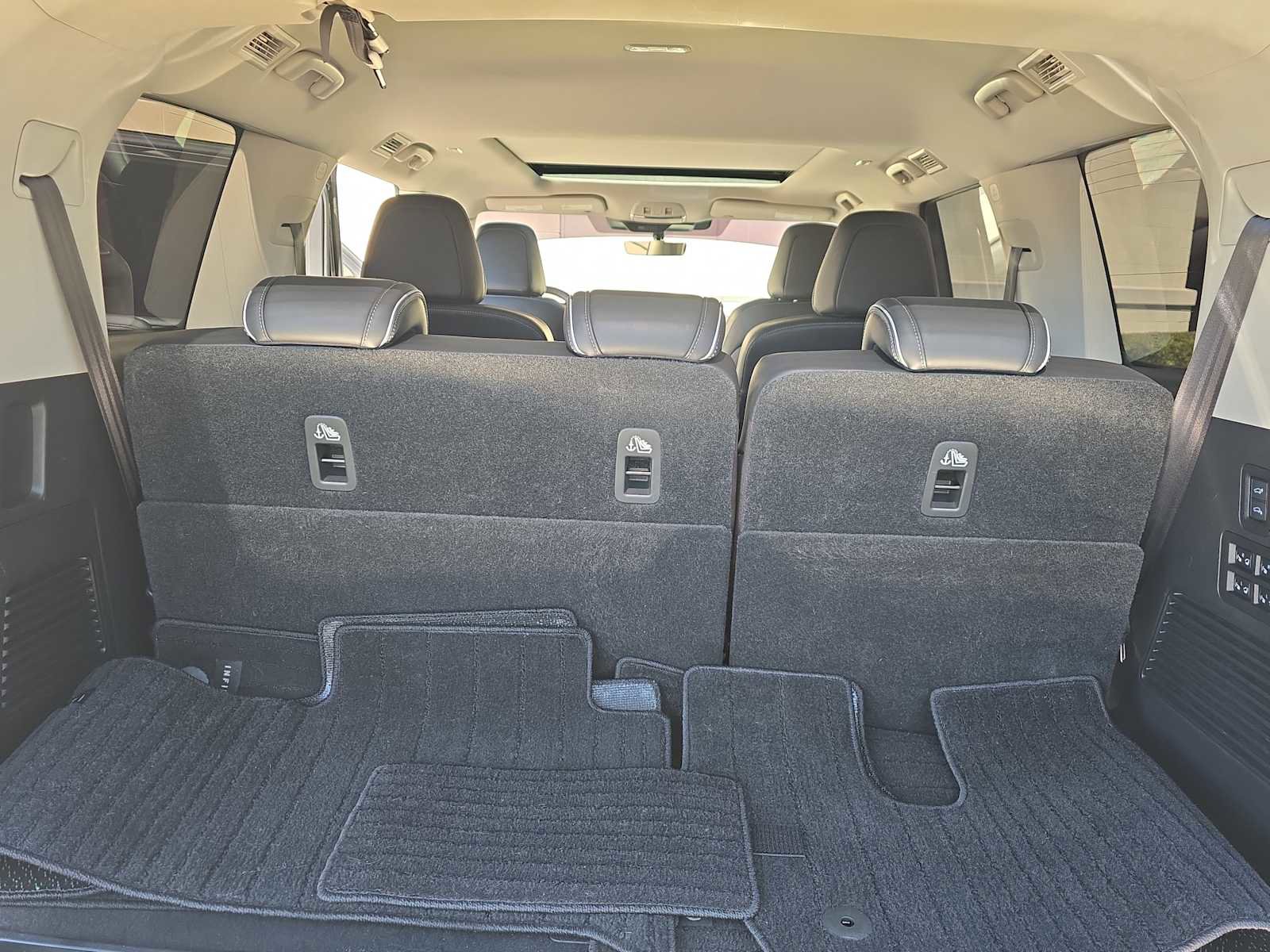 Certified 2025 INFINITI QX80 Luxe image 25