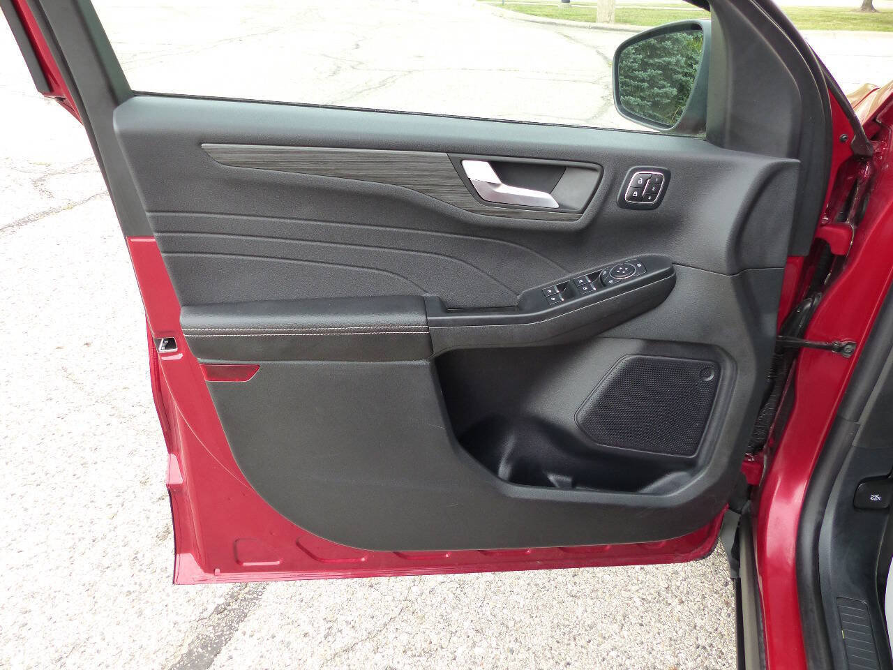 Used 2026 Ford Escape Platinum AWD/4WD image 19