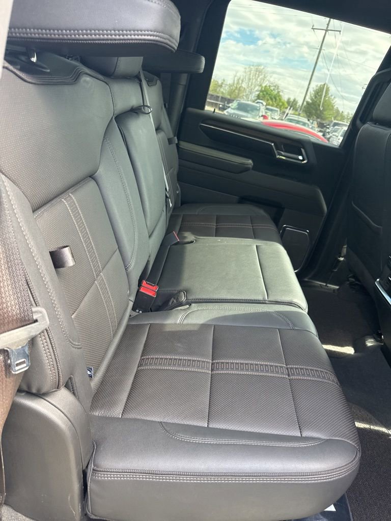 Used 2024 Chevrolet Silverado 2500 High Country w/ High Country Premium Package image 9