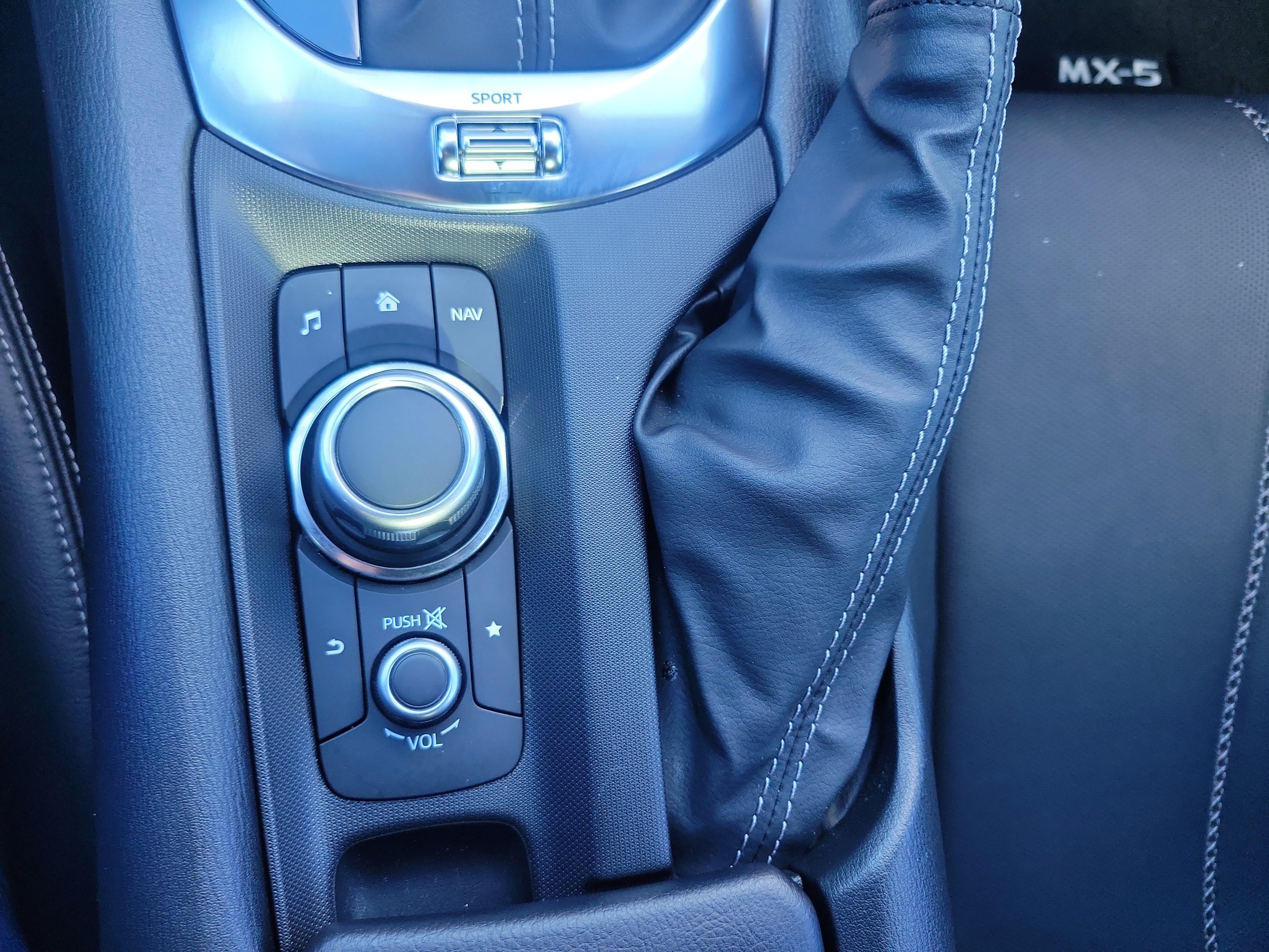 Used 2023 MAZDA MX-5 Miata Grand Touring RWD image 21
