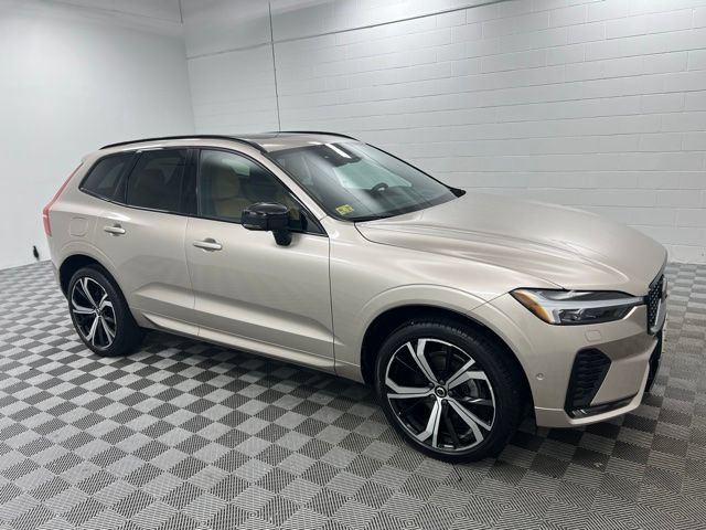 Used 2024 Volvo XC60 B5 Ultimate w/ Protection Package Premier AWD/4WD image 4