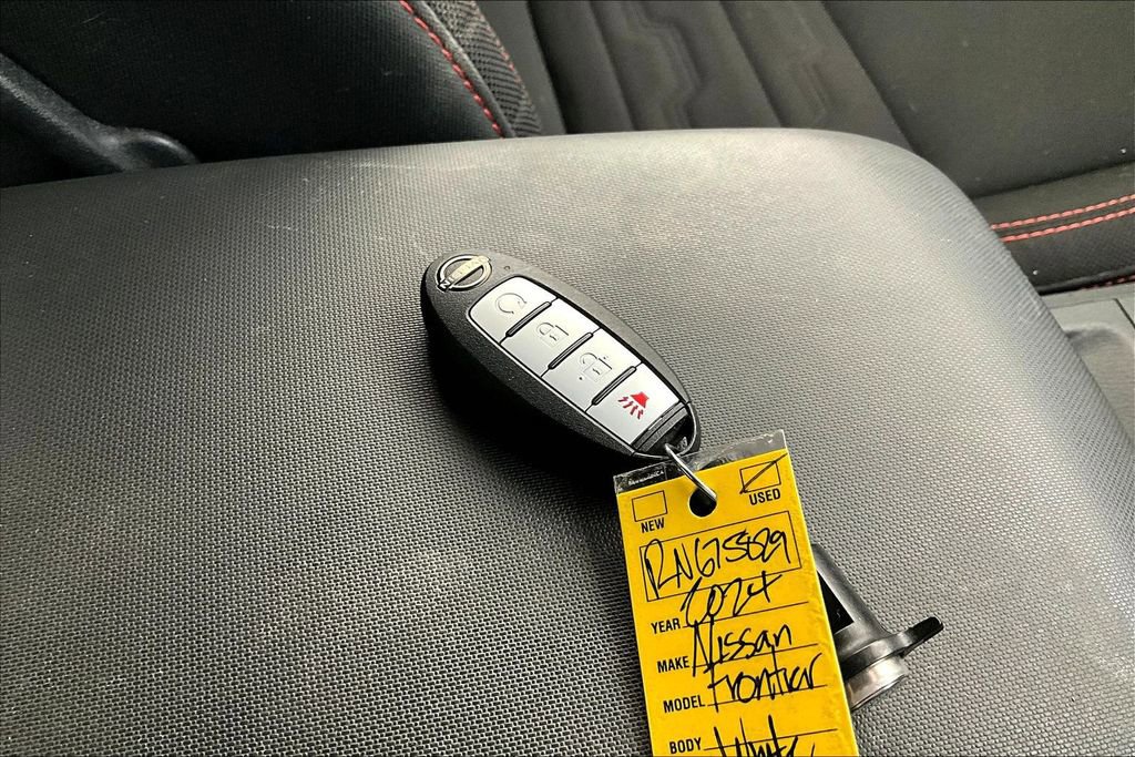 Used 2024 Nissan Frontier Pro-X w/ Technology Package image 13