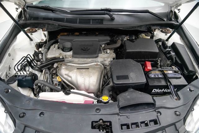 Used 2015 Toyota Camry LE image 3