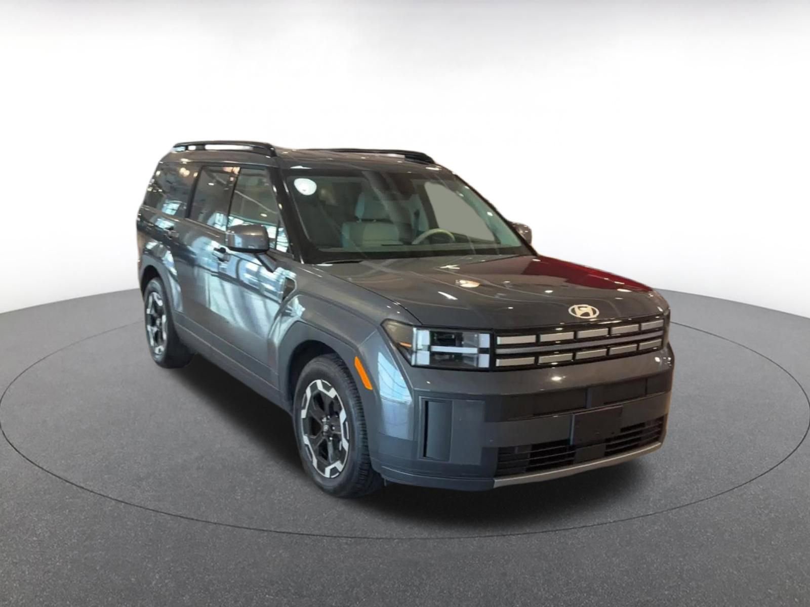 Used 2025 Hyundai Santa Fe SEL image 3