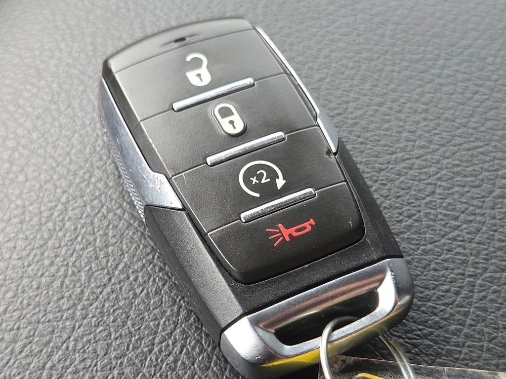 Used 2025 RAM 1500 Big Horn AWD/4WD image 38