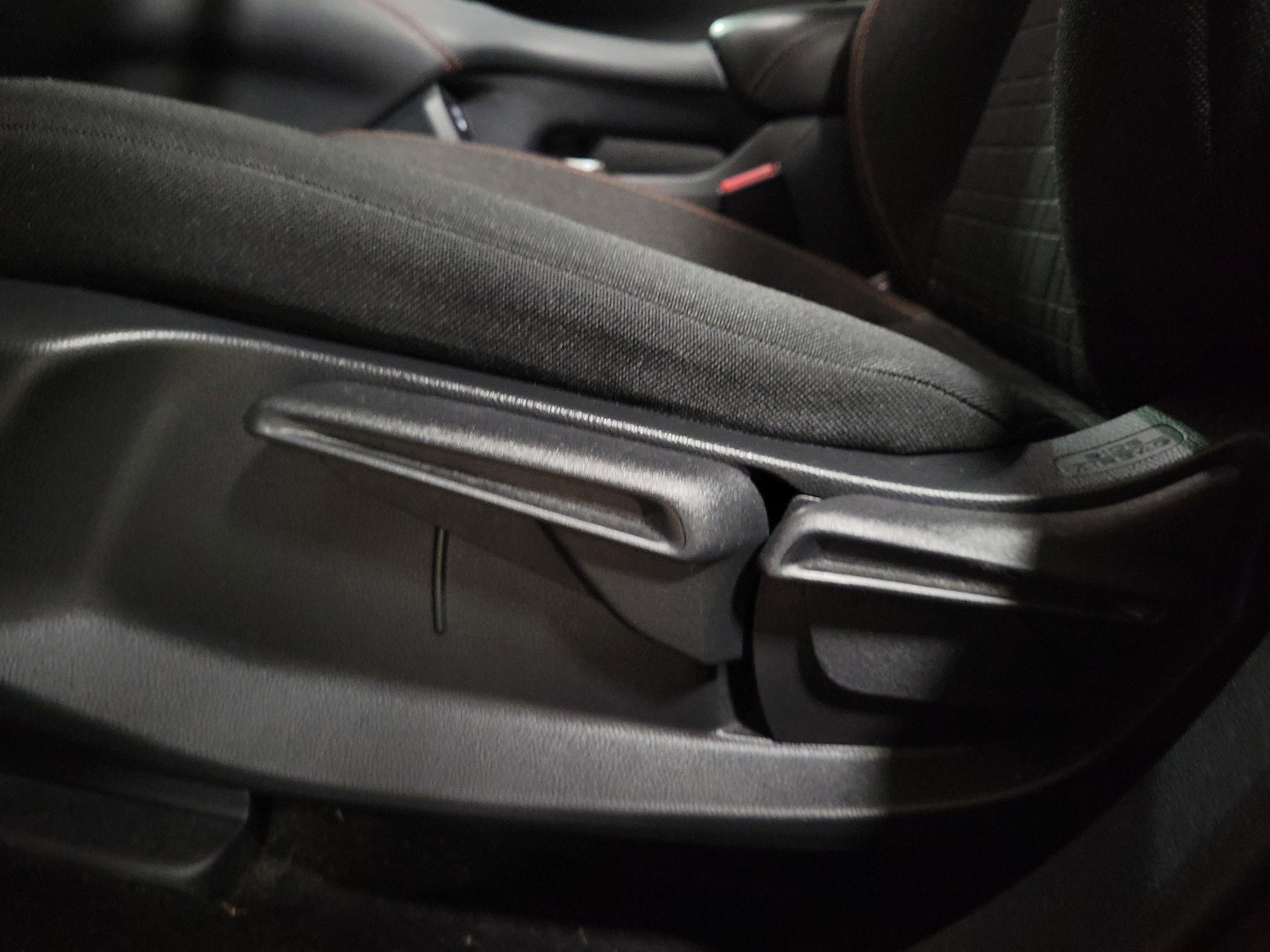 Used 2025 Honda HR-V Sport image 18