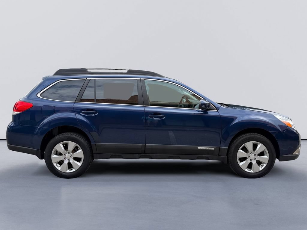 Used 2011 Subaru Outback 2.5i Limited AWD/4WD image 2