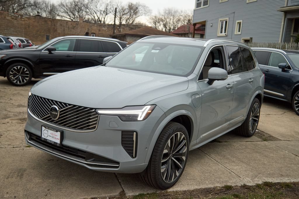 New 2026 Volvo XC90 T8 Plus w/ Protection Package Premier AWD/4WD image 6
