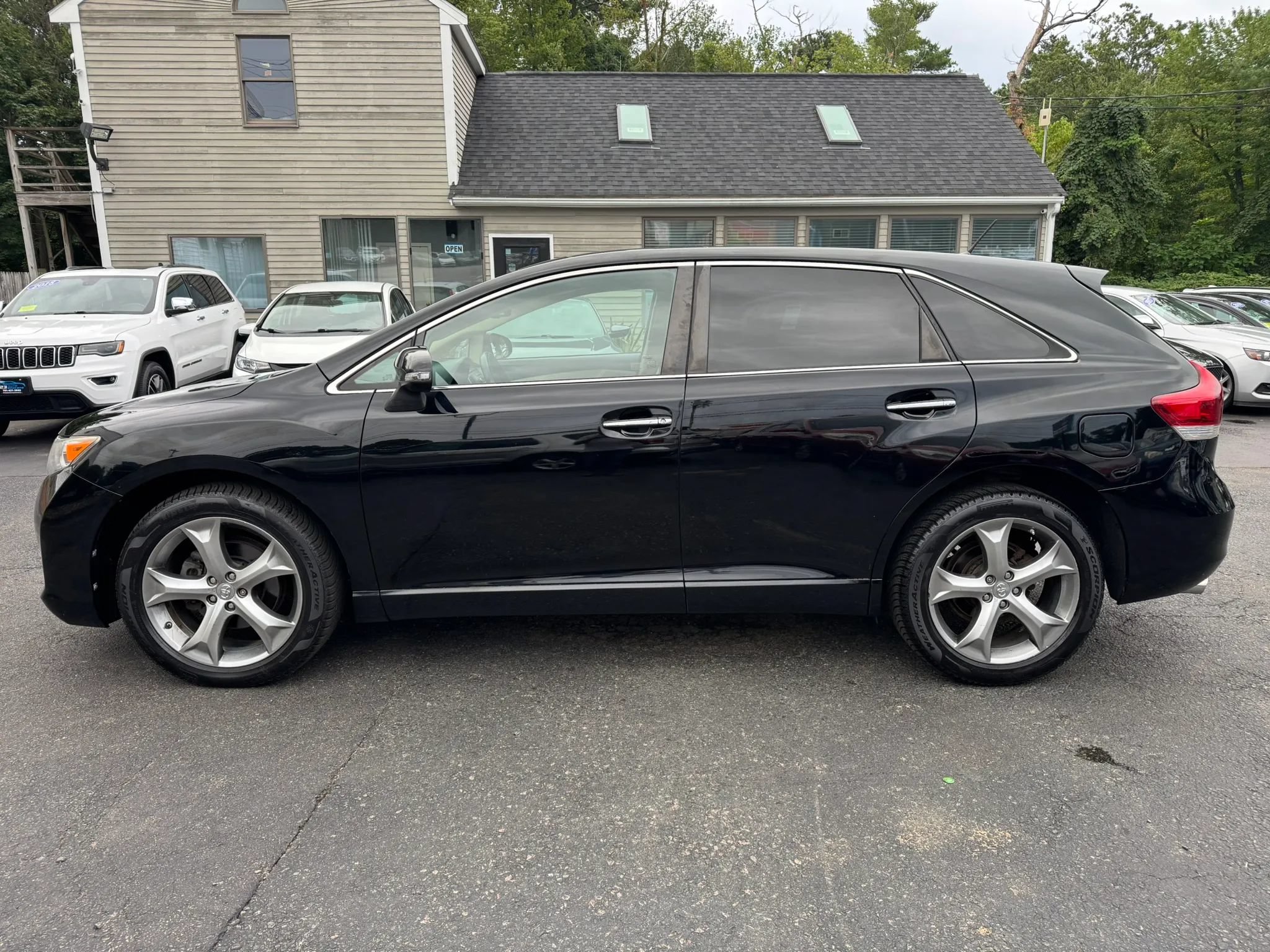 Used 2013 Toyota Venza XLE w/ XLE Premium Pkg AWD/4WD image 4