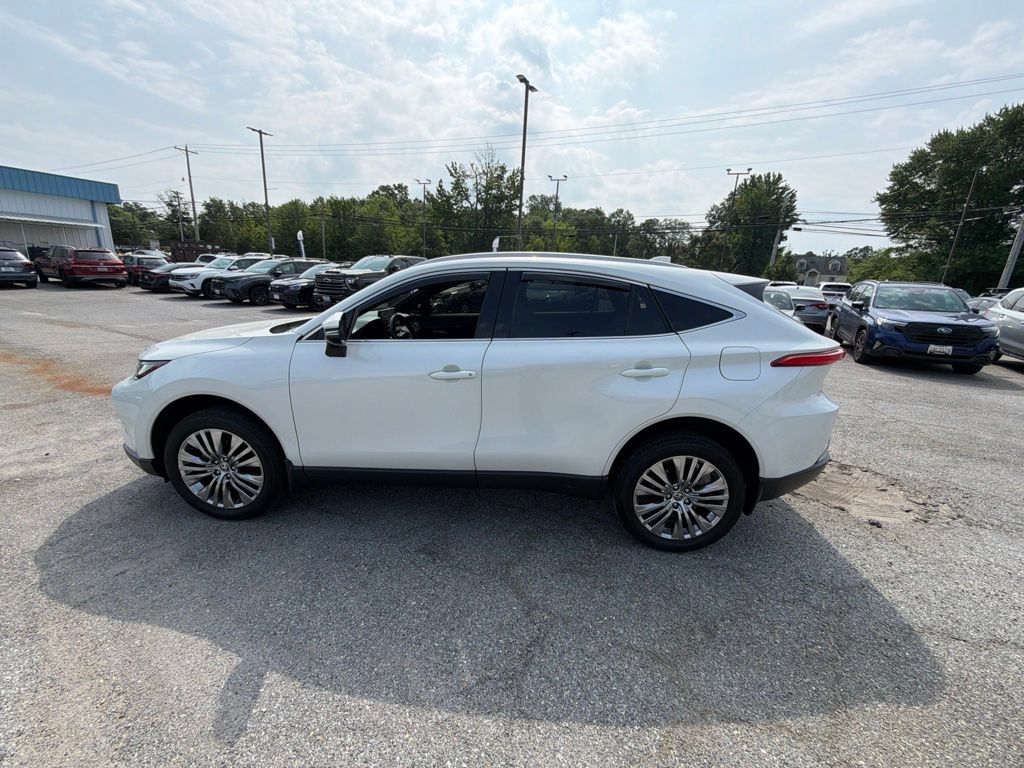 Used 2022 Toyota Venza XLE AWD/4WD image 8