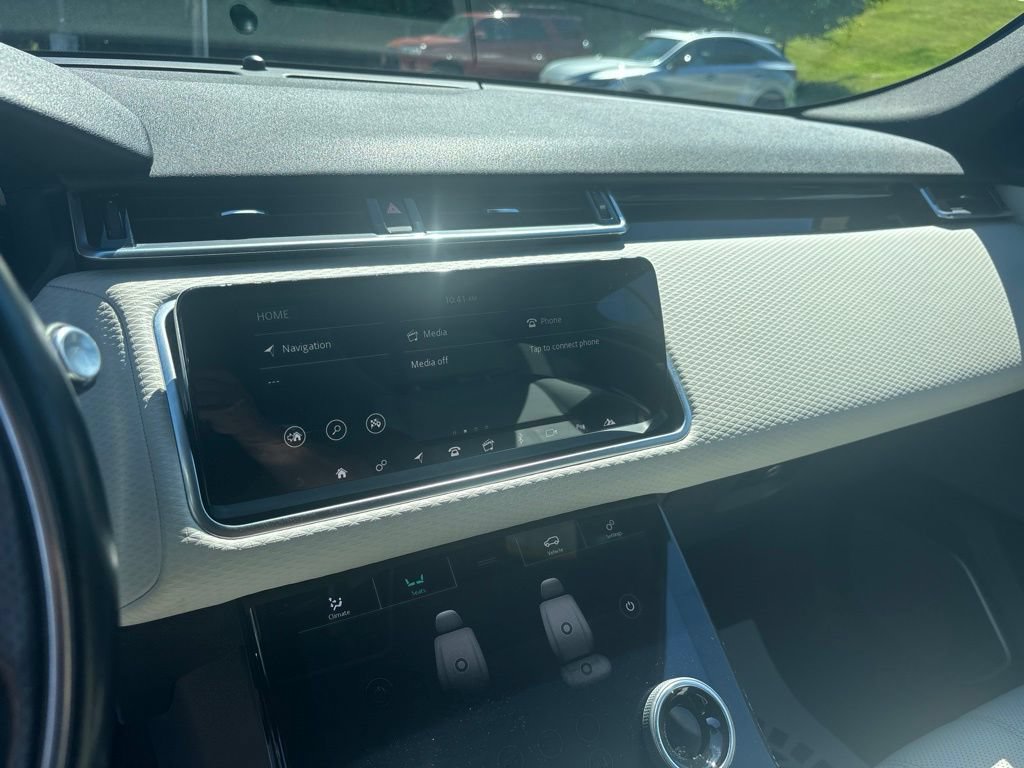 Used 2018 Land Rover Range Rover Velar R-Dynamic SE AWD/4WD image 26