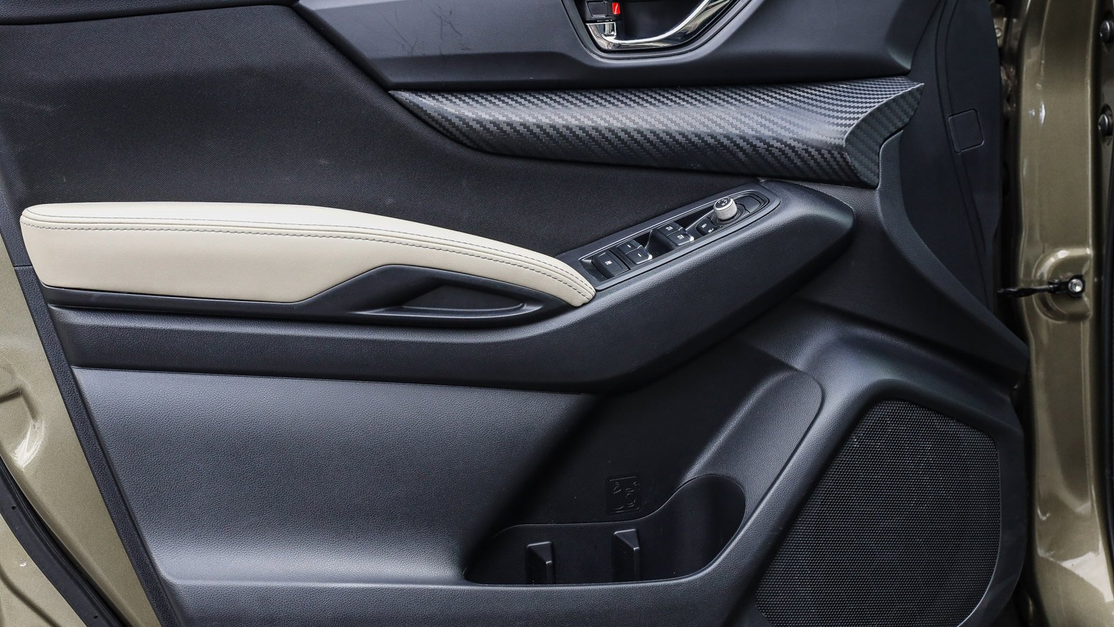 Used 2024 Subaru Ascent Premium w/ Convenience Package image 19