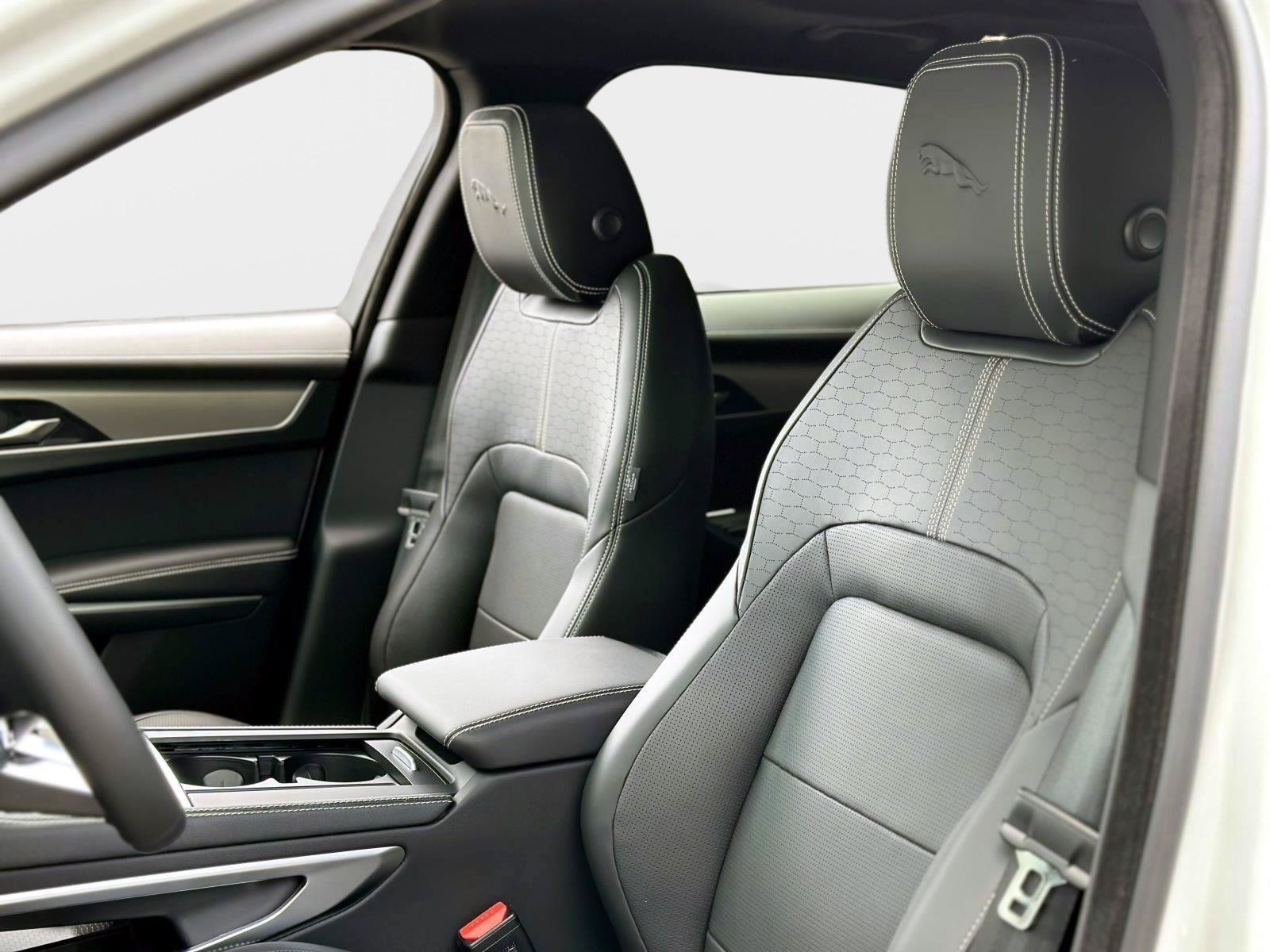 New 2026 Jaguar F-PACE R-Dynamic S AWD/4WD image 16