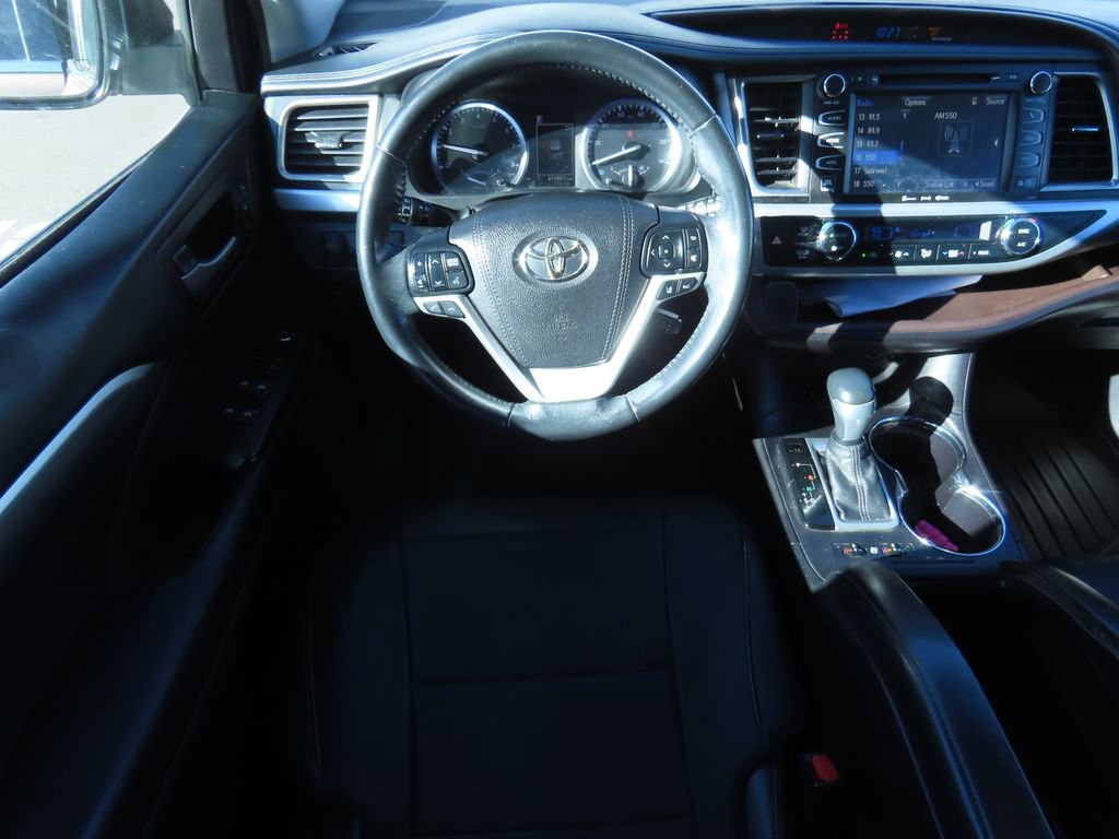 Used 2017 Toyota Highlander Limited image 5
