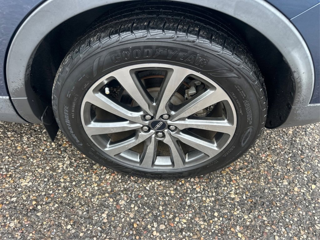 Used 2019 Lincoln Nautilus Select w/ Cargo Utility Package image 18