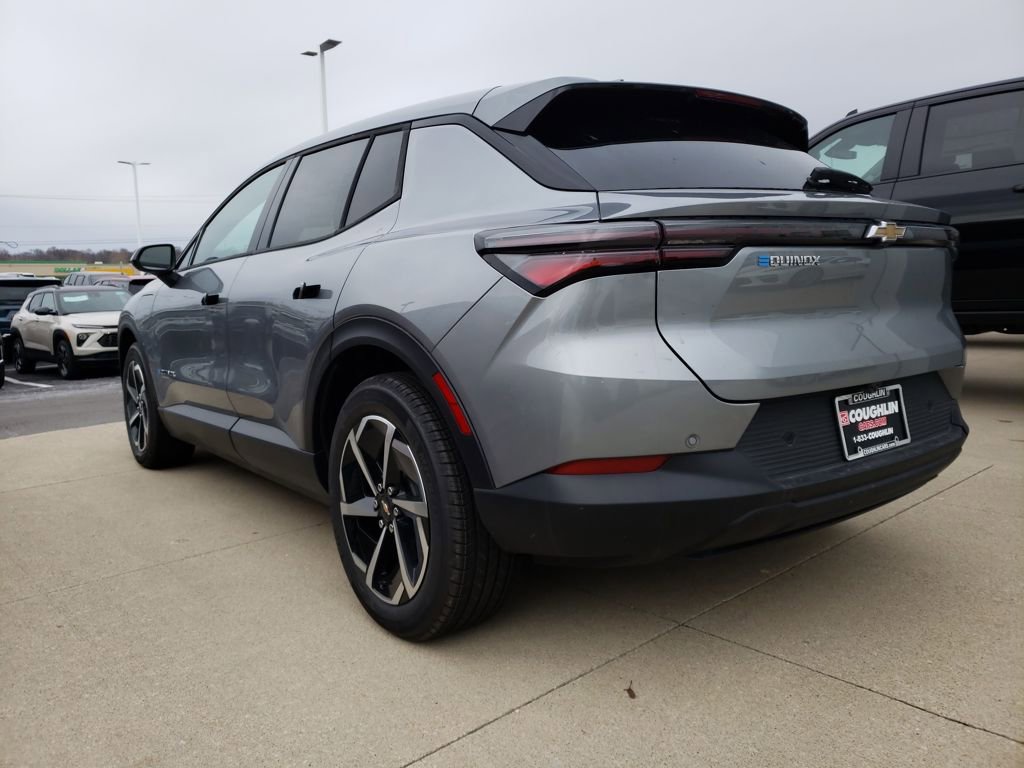 New 2026 Chevrolet Equinox EV LT image 3