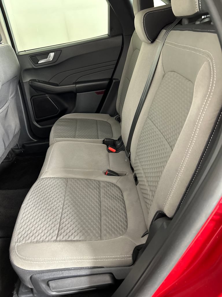 Used 2021 Ford Escape SE w/ SE Sport Appearance Package AWD/4WD image 17